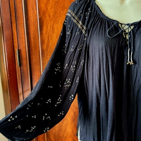EUC Free People Black Embroidered Blouse - Picture 2 of 6